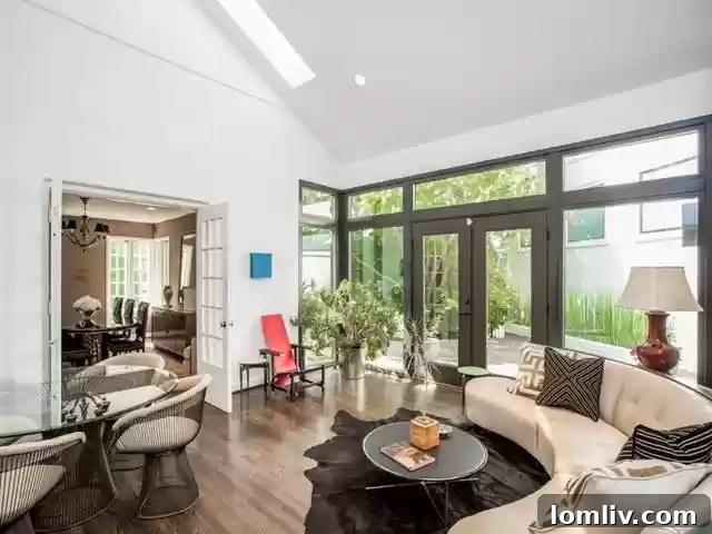 East Kessler's Rare Art Deco Gem Touched by the Shadow of Jack Ruby 11 Vintage Charm and Modern Comfort in Dallas Luxury Home