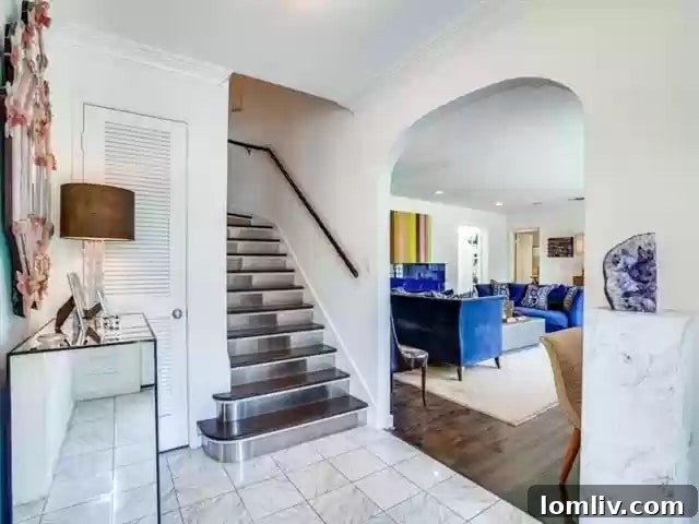East Kessler's Rare Art Deco Gem Touched by the Shadow of Jack Ruby 5 Luxurious Interiors of a 1939 East Kessler Art Deco House
