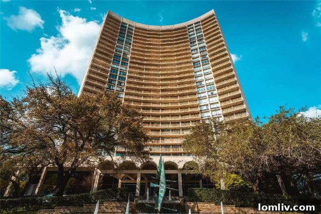 Luxury High-Rise Condo in Preston Tower Dallas