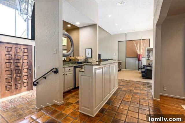 Fort Worth Entertaining Home with Wet Bar