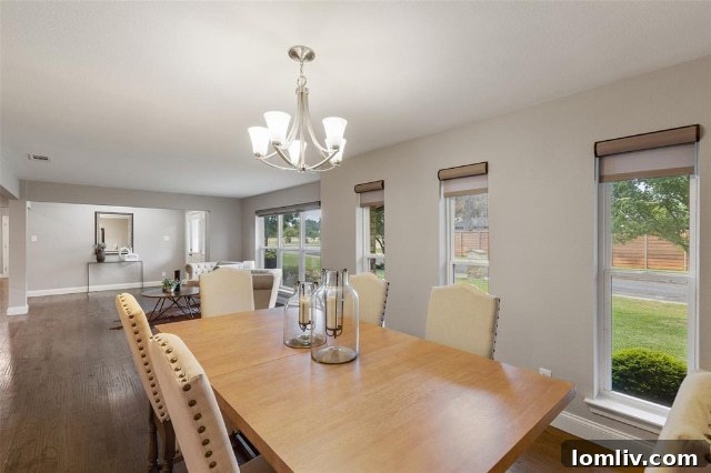 Spacious Living Area at 7435 Tangleglen Home