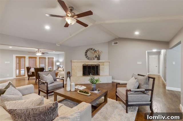 Bright Interior Spaces of Ranch House