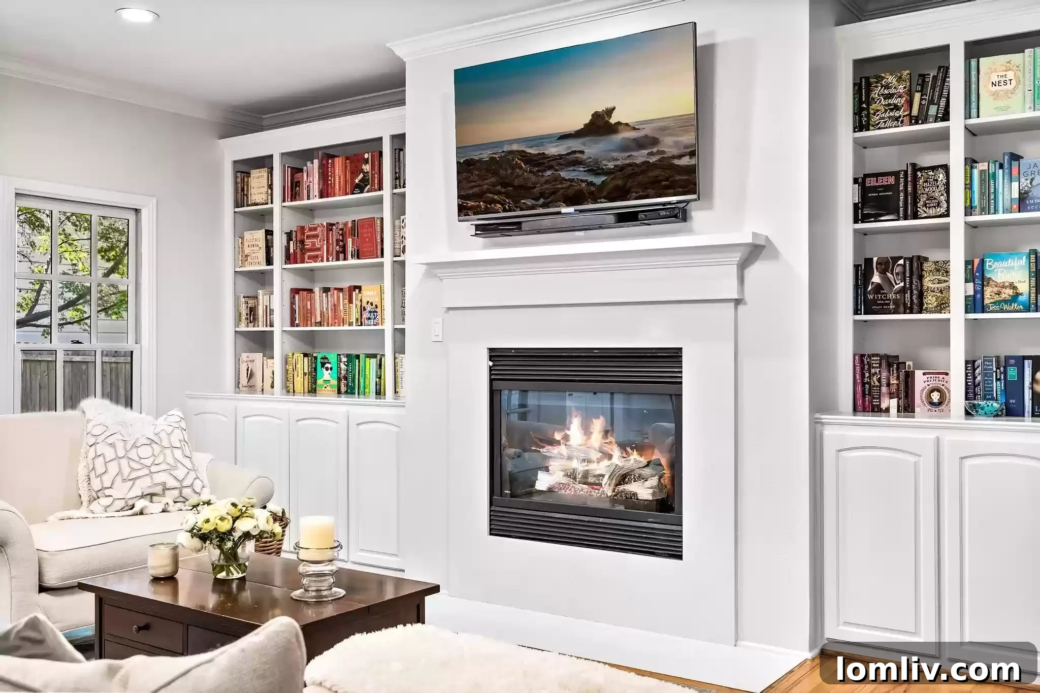 Adjoining living area within the flexible office space