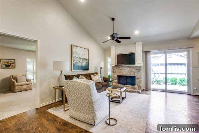 Spacious End Unit Living in Richardson