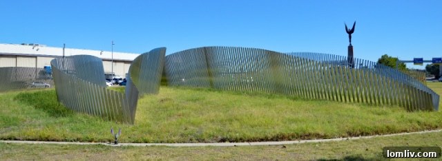 Contrails sculpture at Dallas Love Field