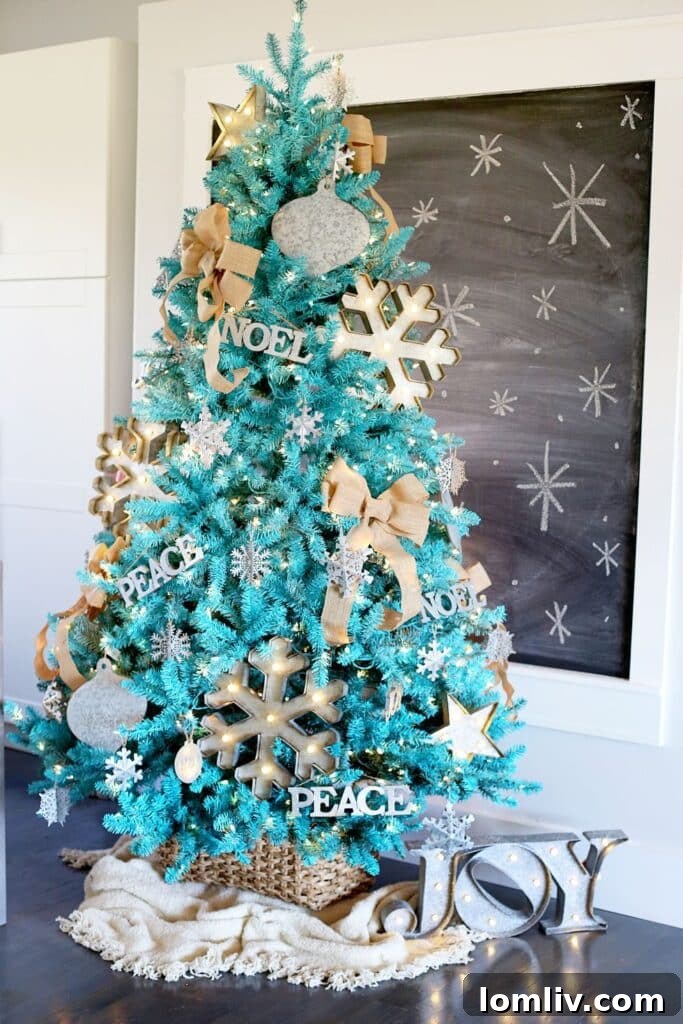 Monochromatic Christmas tree in a single color