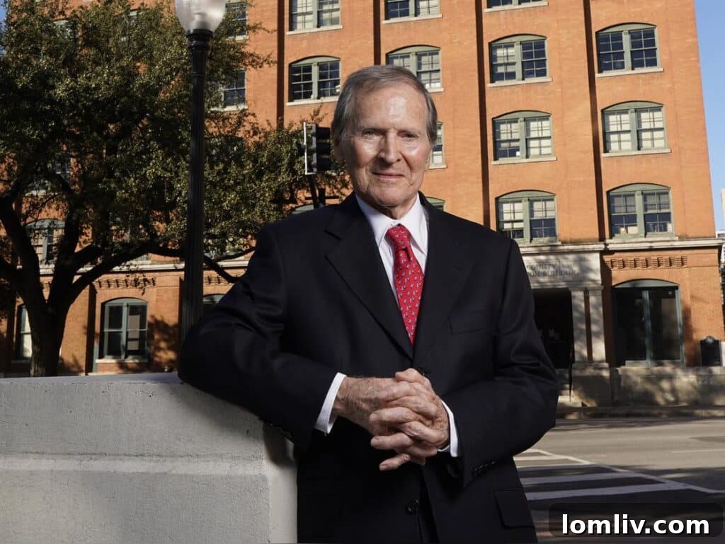 Pierce Allman in his younger years as a WFAA-Radio newsman.