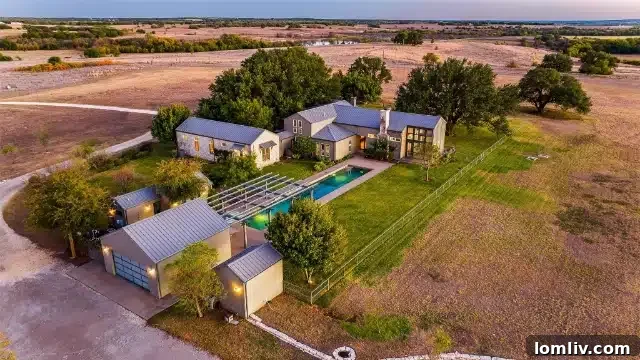 Elegant main residence at the Historical Fences Ranch