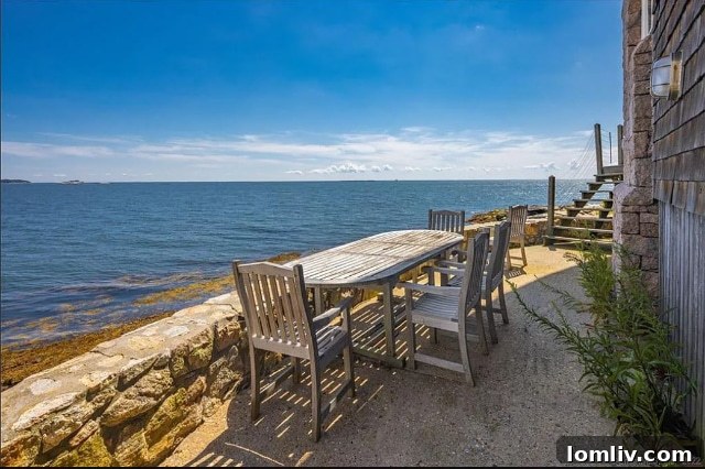 Santa, This Christmas, Lavish Me With a Connecticut Island Home 11 Modern kitchen in a luxury island residence, featuring high-end appliances and an open layout for entertaining