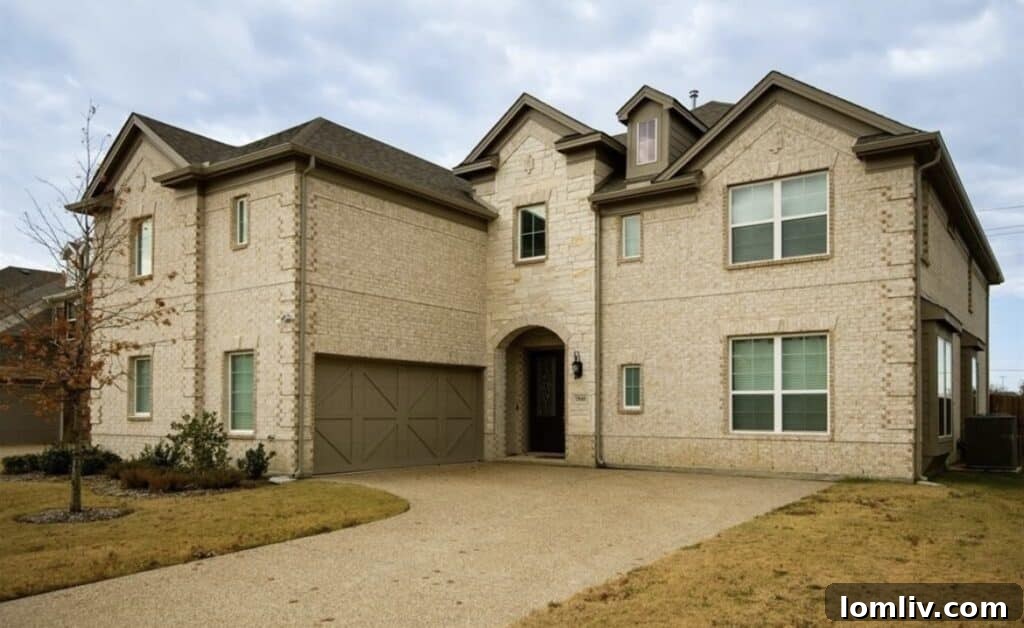 Luxurious Grand Prairie home exterior