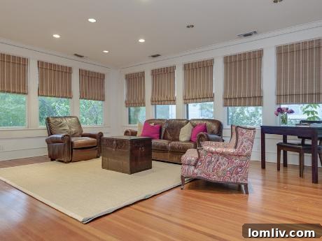5215 Swiss Avenue Den - Cozy and Inviting