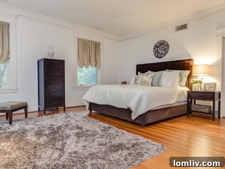 5215 Swiss Avenue Master Bedroom - Fireplace and Sitting Area