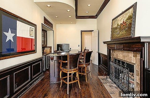 9346 Sunnybrook - Stylish Bar Area in Great Room