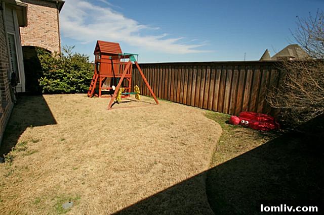 Low-Maintenance Backyard at 8325 Lindsay Gardens