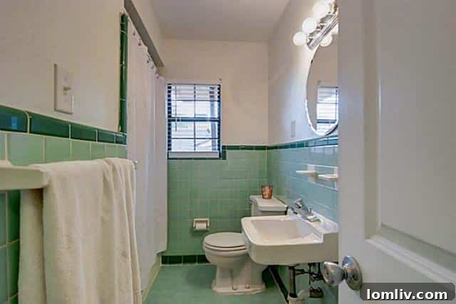 Charming Vintage Daltile Bathroom 1