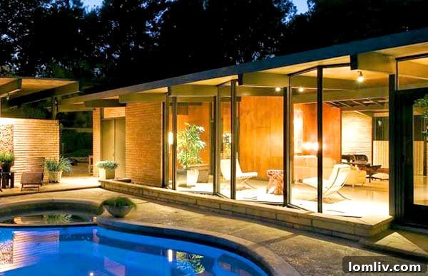Stunning Residence: 6858 Avalon, White Rock Area