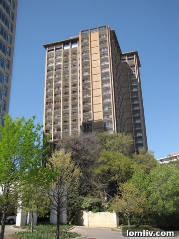 3525 Turtle Creek Exterior