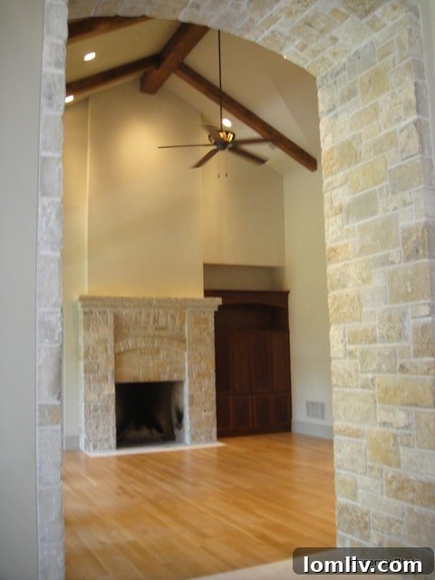 5233-Stonegate-family-room