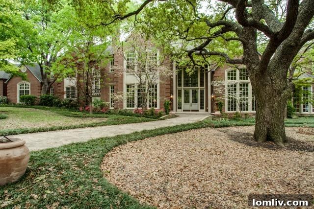 9246-Sunnybrook-Lane-ext - Exterior of 9246 Sunnybrook Lane, Dallas