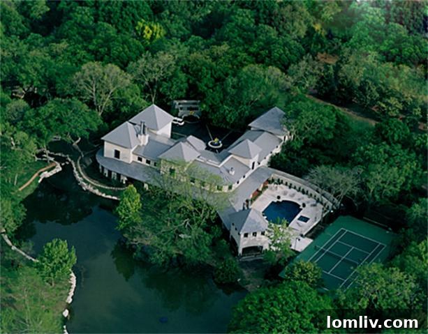Phil-Romanos-house - Phil Romano’s house at 10660 Strait Lane, Dallas