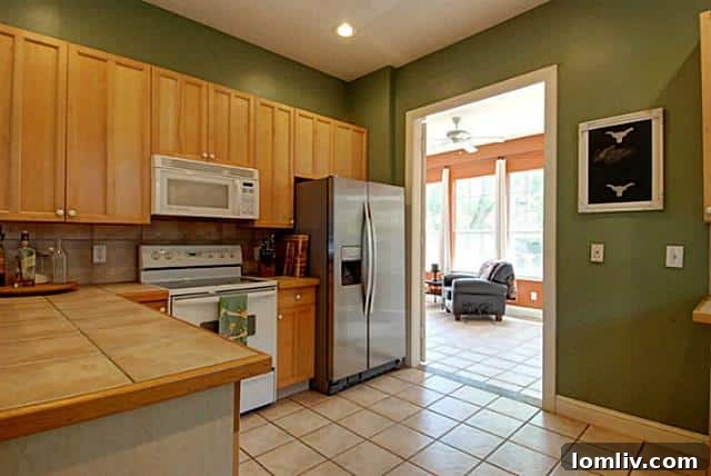 5524 Victor Kitchen - Renovation Potential with Oak Cabinets