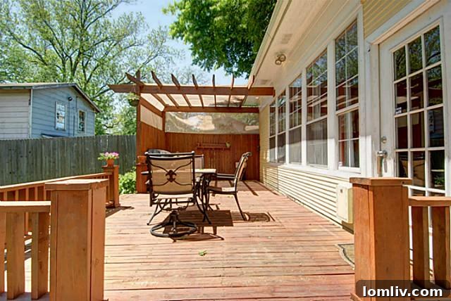 5524 Victor Deck - Large Outdoor Entertaining Space