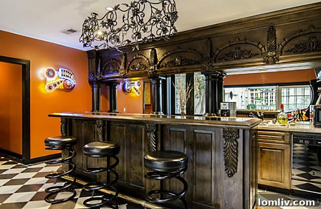 5323 Swiss Avenue Guest House Bar