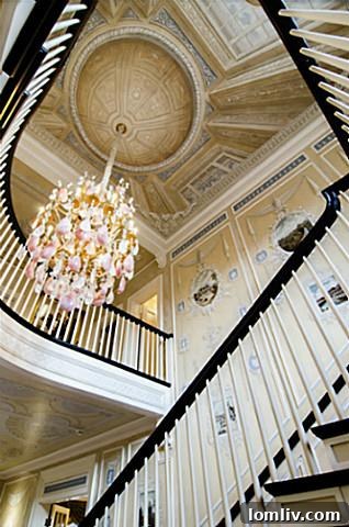 5323 Swiss Avenue Grand Staircase