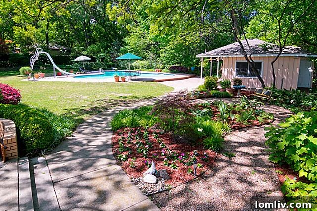 11757 Hill Haven Backyard View 2