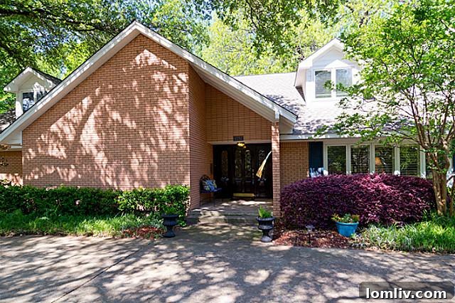 11757 Hill Haven Exterior View 2