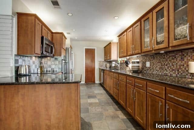 8334-Banquo-Kitchen