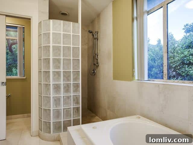 4504-Bordeaux-master-bath-2