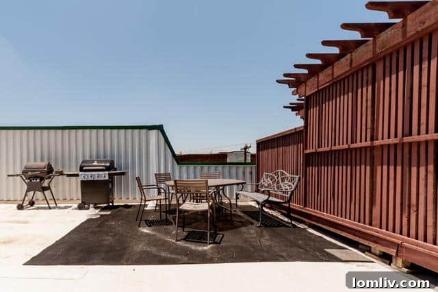 5702-Hudson-Deck