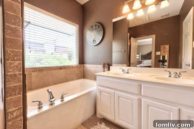 5702-Hudson-Bath