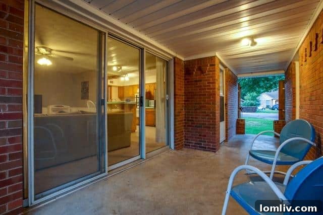 9930-Cloister-Breezeway