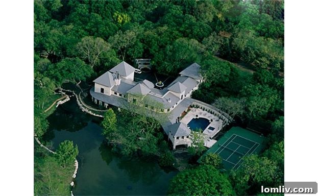 10660 Strait Lane Overview Panoramic overview of the luxurious 10660 Strait Lane estate in Dallas