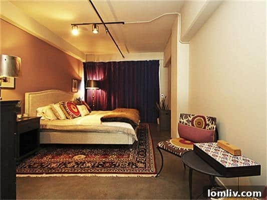 McKinney Avenue Spotlight: The Love Affair Pied a Terre 7 1999-McKinney-1006-Bedroom