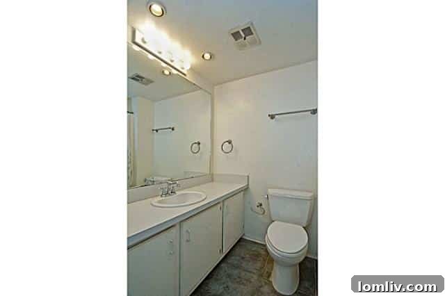 2401-S.-Ervay-Bath