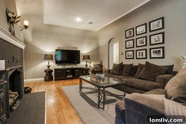 1019-Sarasota-Living-2