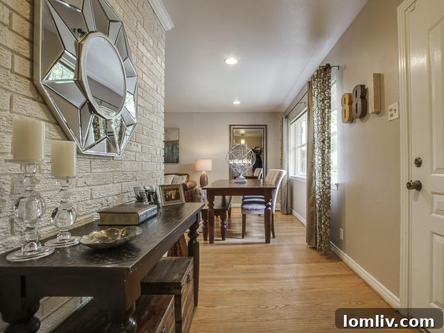Elegant Entryway of 881 Berkinshire Drive in Old Lake Highlands