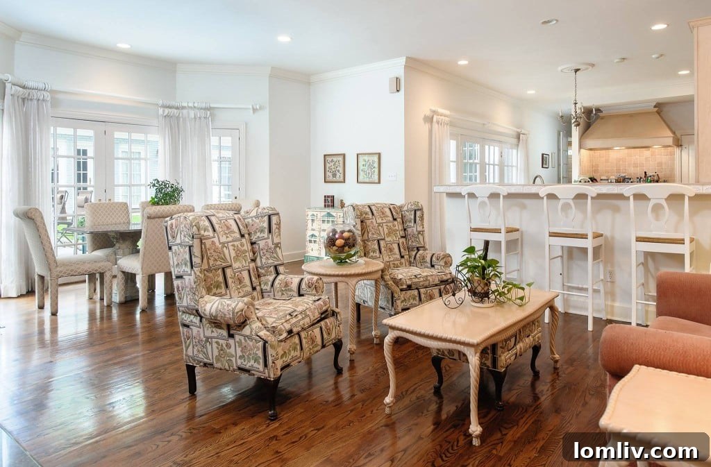 Preston Hollow's Elite Historic Find on Celebrity Avenue 13 4907 DeLoache Breakfast Nook - Bright and Inviting