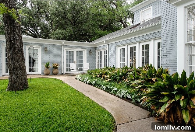 Preston Hollow's Elite Historic Find on Celebrity Avenue 16 4907 DeLoache Courtyard - Private Outdoor Retreat