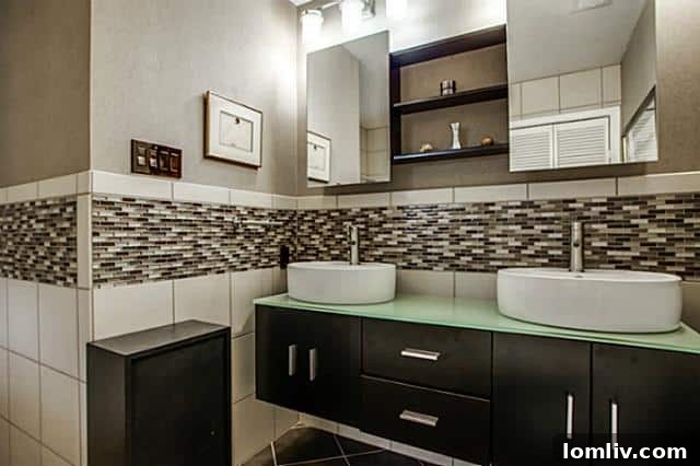 437-Mayrant-Bathroom-2