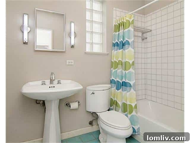 Elegant Master Bathroom with Modern Amenities