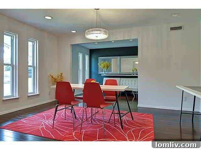 Elegant Dining Room in a Dallas Contemporary House