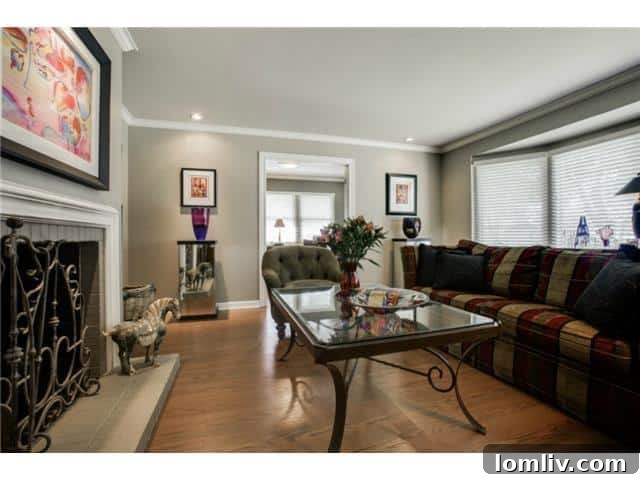 Spacious Living Area at 2848 Woodmere Home in Kiestwood
