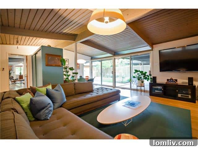 10722 Royal Springs Living Room