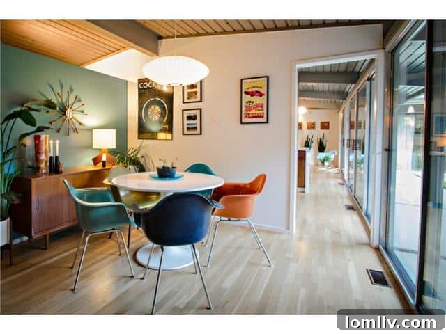 Friday Four Hundred: Pristine Midcentury Modern - A Flawless Fusion of Past and Present 8 10722 Royal Springs Dining Area