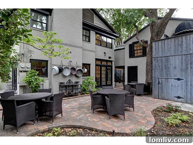 4524 Westway Outdoor Retreat - Private Backyard