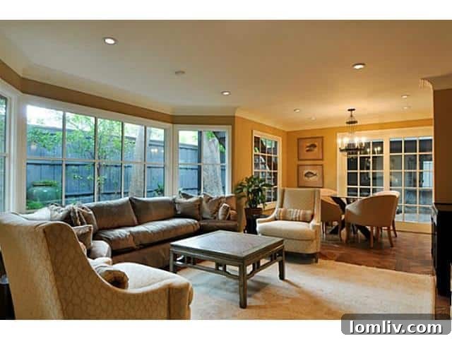 4524 Westway Family Room - Spacious Living Areas